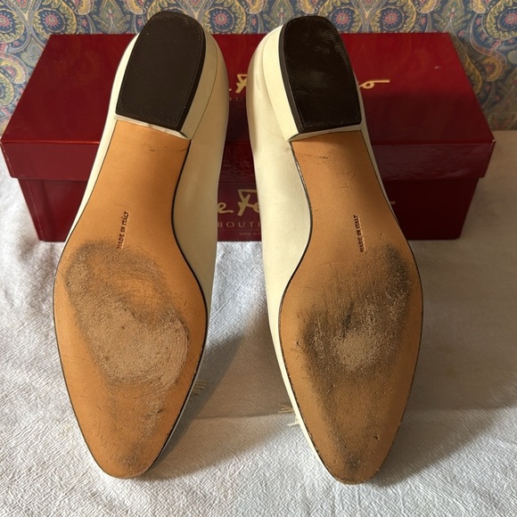 Salvatore Ferragamo Boutique Flats Ricamo Sz8 - Picture 4 of 4
